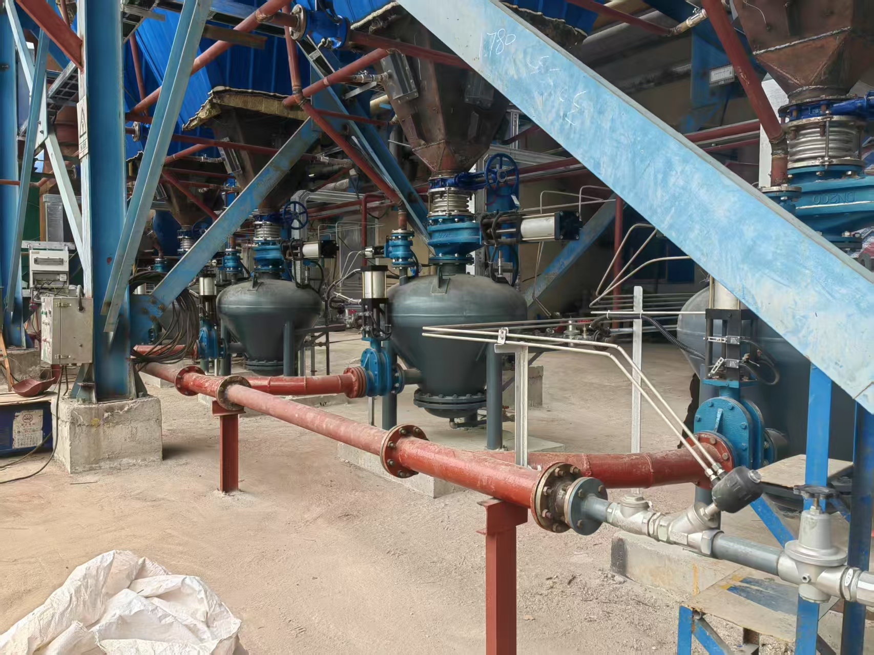 气力输送设备现场